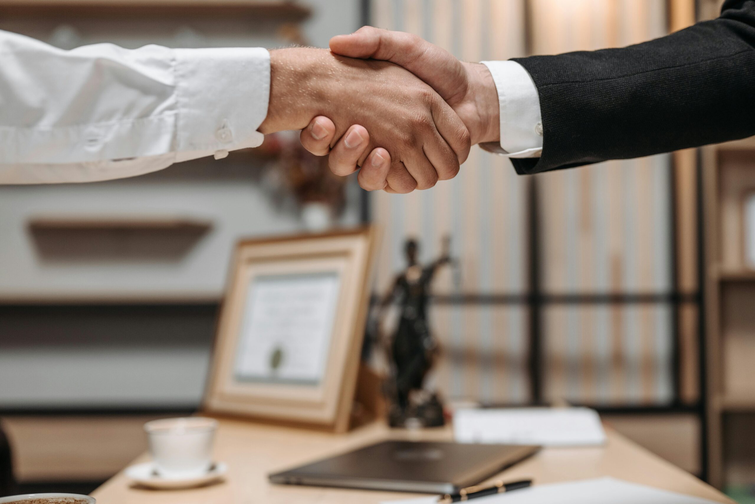 Abogados que prestan la solución Solución one stop en Faroo Legal