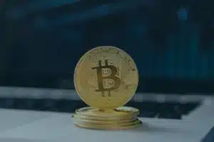 Criptomoneda en una firma de acompañamiento legal blockchain