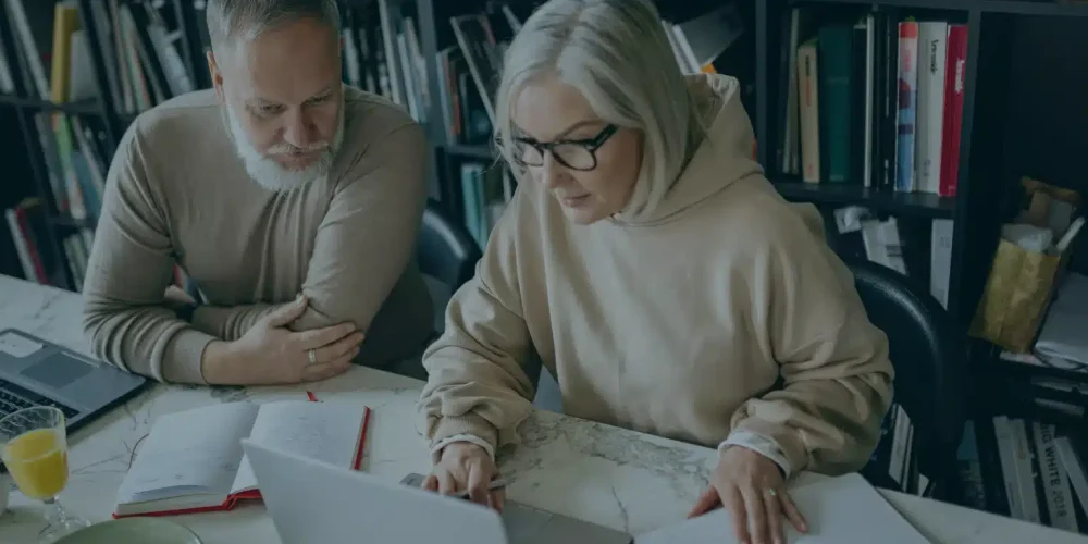 Miembros de una empresa familiar realizando un proceso de planeación patrimonial correcto
